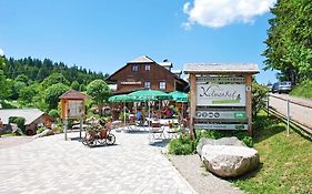 Hoehengasthaus Kolmenhof An Der Donauquelle